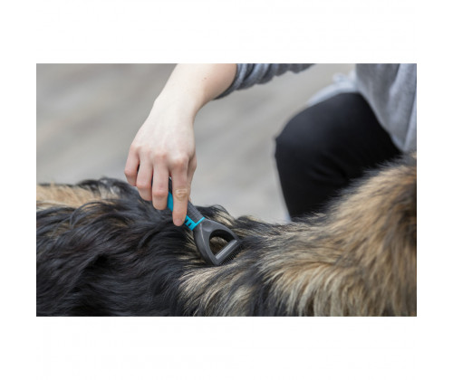 Ковтунорез средний для собак и котов Trixie (Трикси) 5х18 см для длинной шерсти