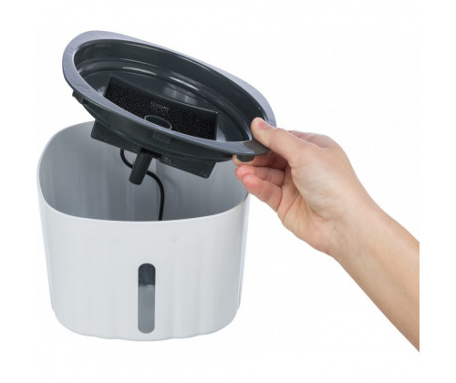 Поилка фонтан с фильтром для собак и кошек Trixie Flower (Трикси) 2 л 18.5х13х18.5 см