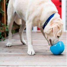 Суперміцна іграшка-диспенсер-м'яч для собак з отворами для корму Planet Dog Snoop (Планет Дог Шпіон)